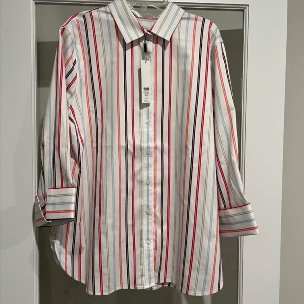 CHICOS NO IRON STRIPED BLOUSE CHICOS SIZE 2 WILL FIT MISSES 12. NWT! - Picture 4 of 7